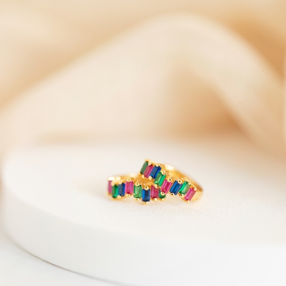 Dainty Rainbow Huggies (S925) - Picture 8 of 11